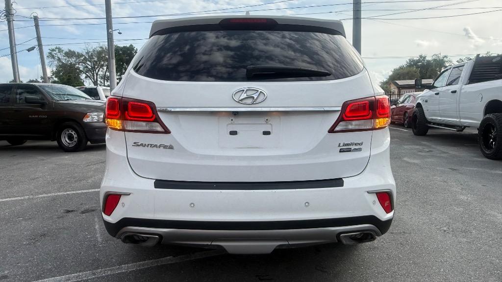 2017 Hyundai Santa Fe - $11,500