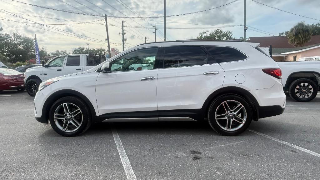2017 Hyundai Santa Fe - $11,500