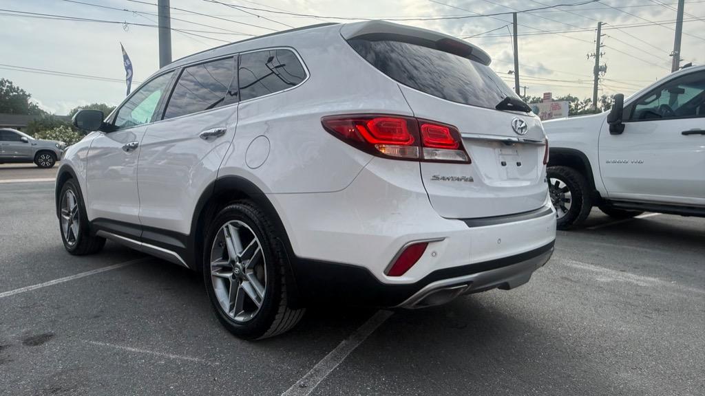 2017 Hyundai Santa Fe - $11,500