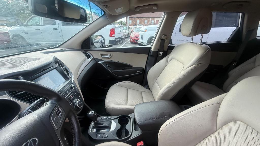 2017 Hyundai Santa Fe - $11,500