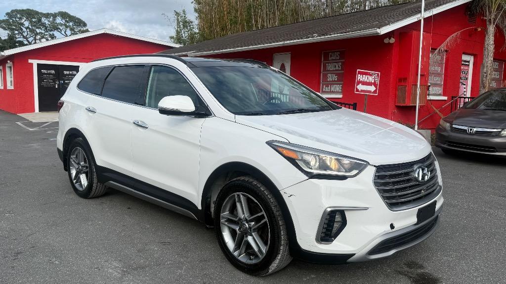 2017 Hyundai Santa Fe - $11,500