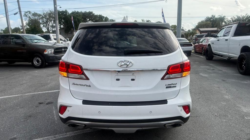 2017 Hyundai Santa Fe - $11,500
