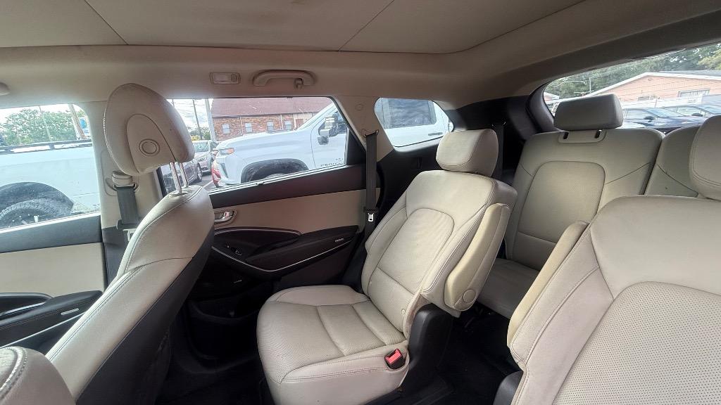 2017 Hyundai Santa Fe - $11,500