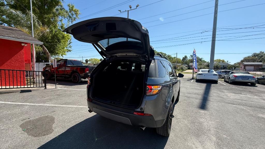 2018 Land Rover Discovery - $11,500