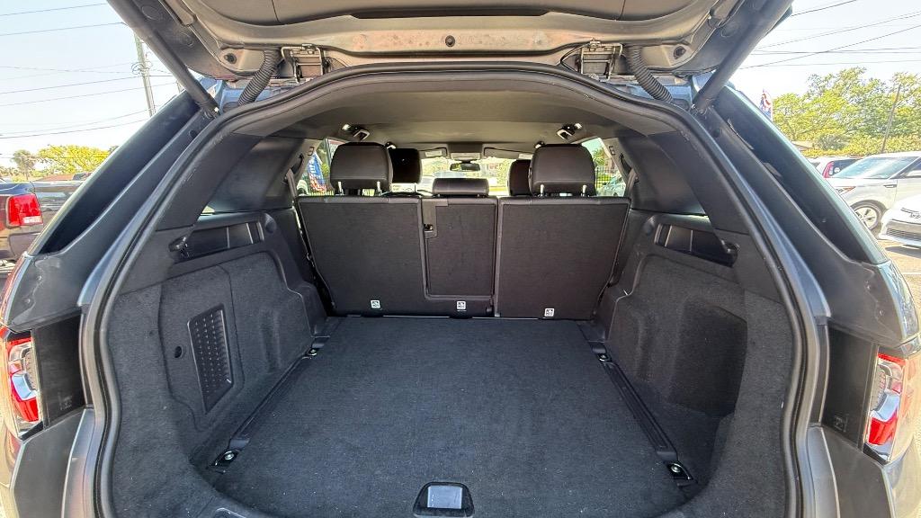 2018 Land Rover Discovery - $11,500