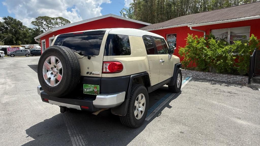 2008 Toyota FJ Cruiser - $13,500
