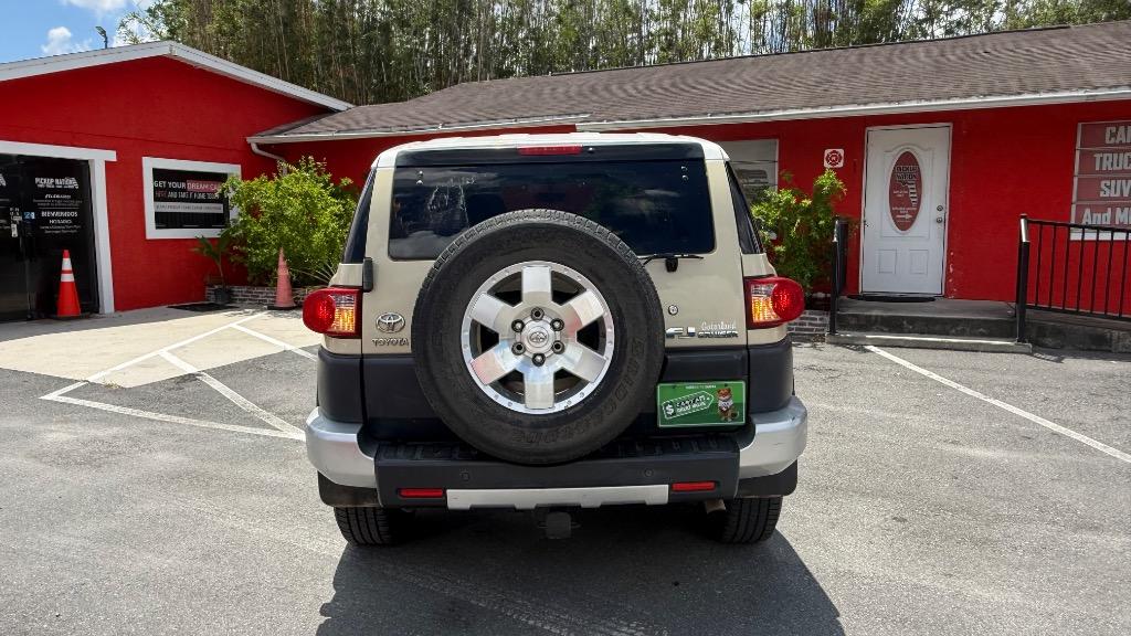 2008 Toyota FJ Cruiser - $13,500