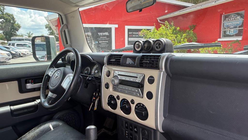 2008 Toyota FJ Cruiser - $13,500