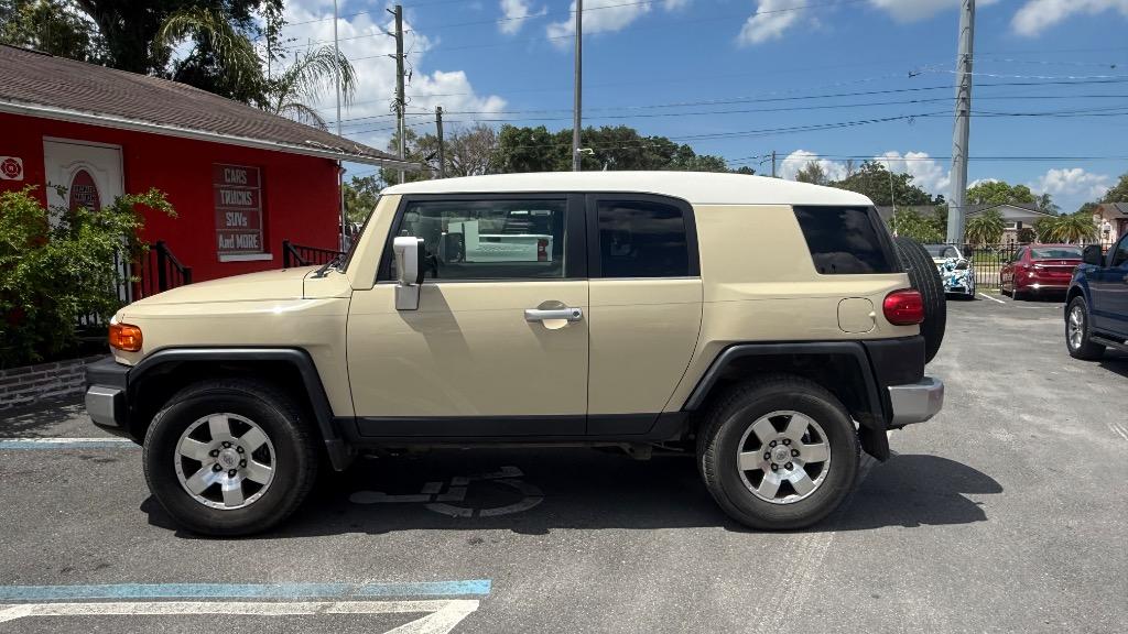 2008 Toyota FJ Cruiser - $13,500