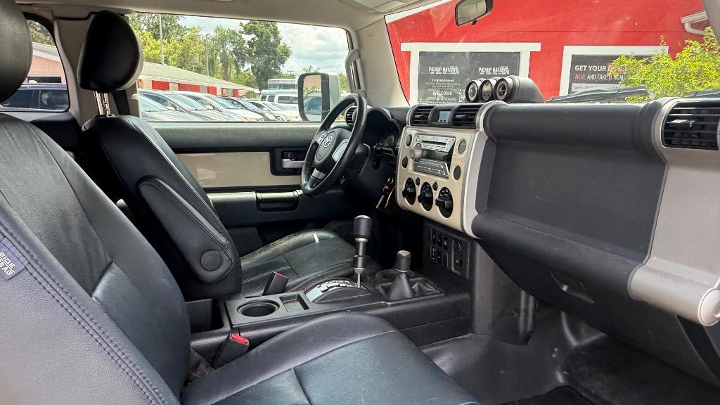 2008 Toyota FJ Cruiser - $13,500