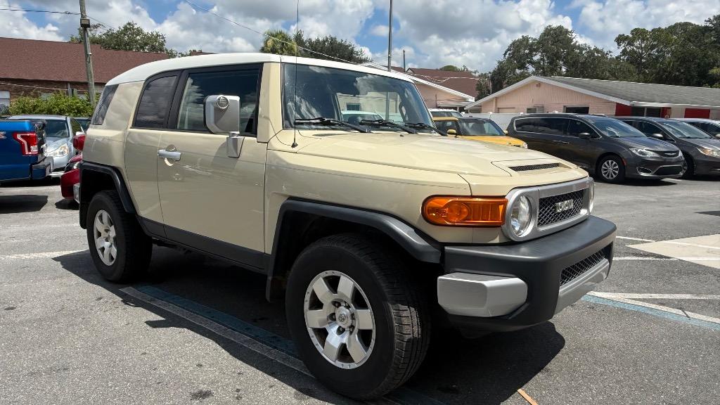 2008 Toyota FJ Cruiser - $13,500