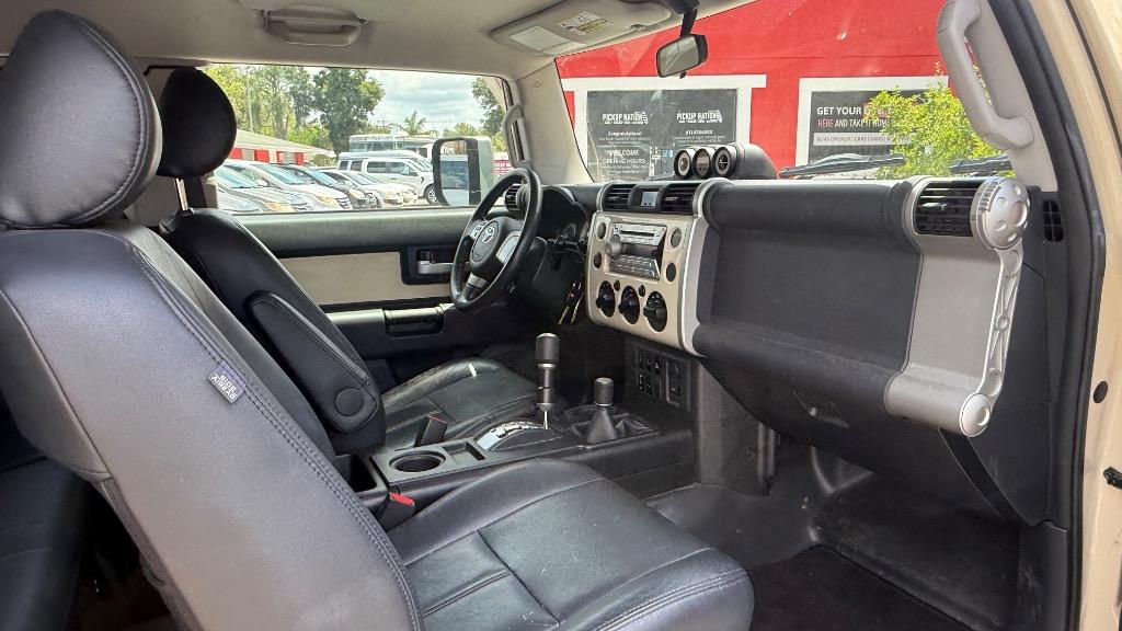 2008 Toyota FJ Cruiser - $13,500