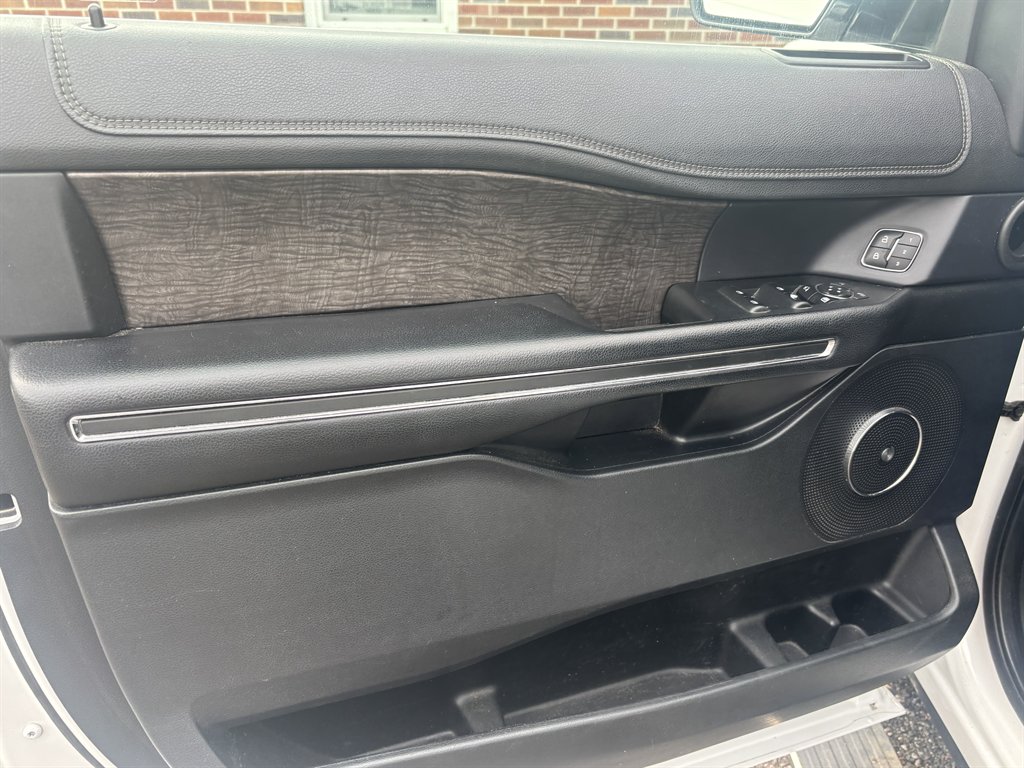 2020 Ford Expedition Limited photo