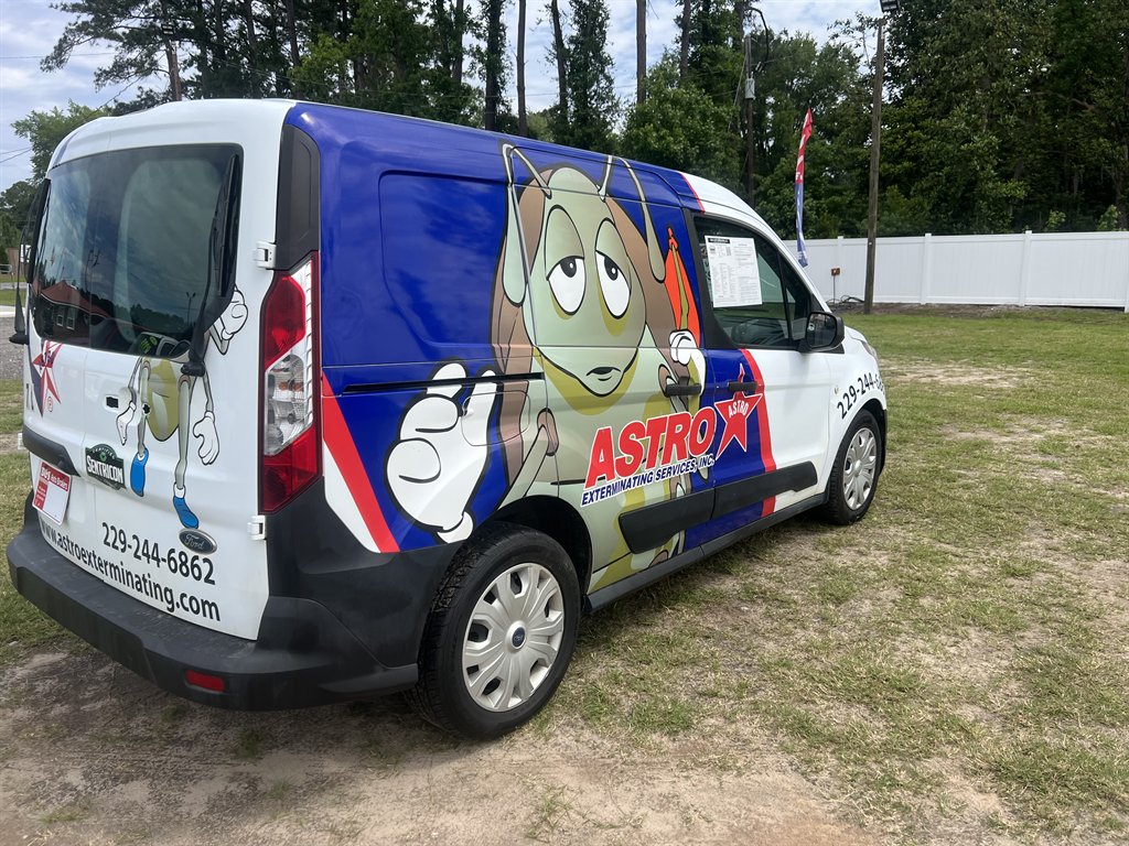 View vehicle photo 5