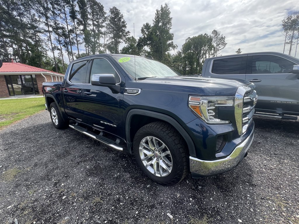 View vehicle photo 4