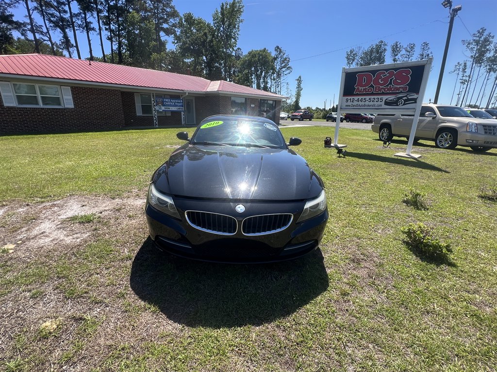 View vehicle photo 3