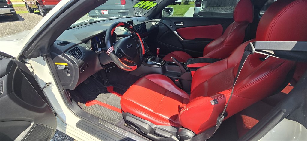 2013 Hyundai Genesis - $9,995