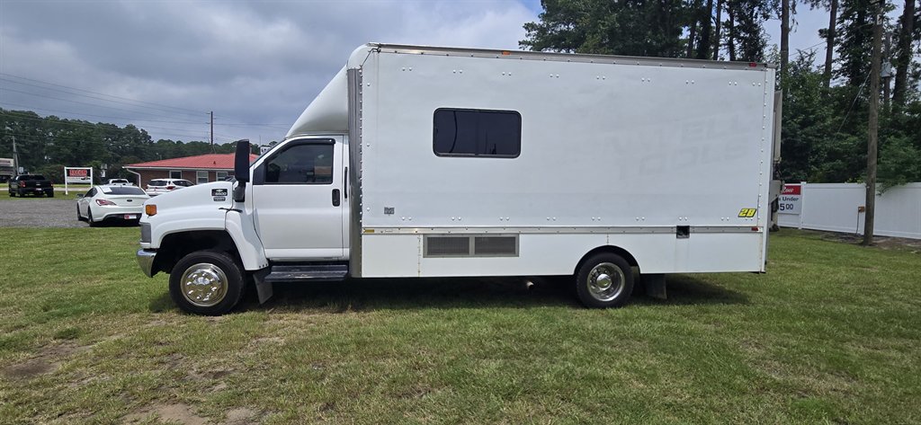 2005 Chevrolet C5500 - $19,995