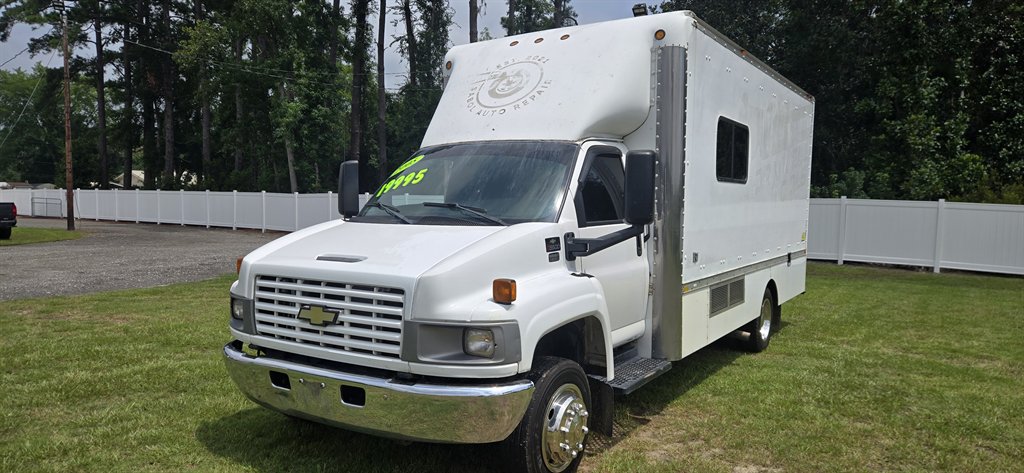 2005 Chevrolet C5500 - $19,995