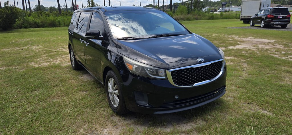 2016 Kia Sedona - $10,995