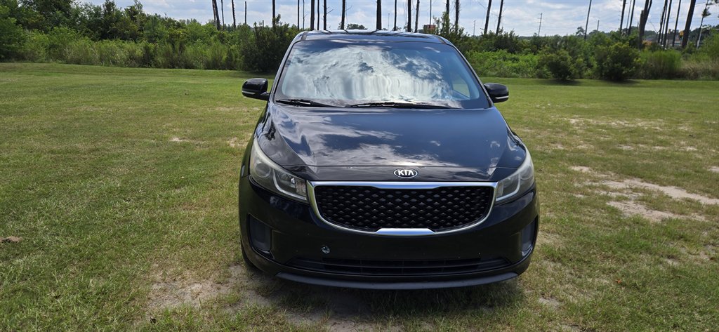 2016 Kia Sedona - $10,995