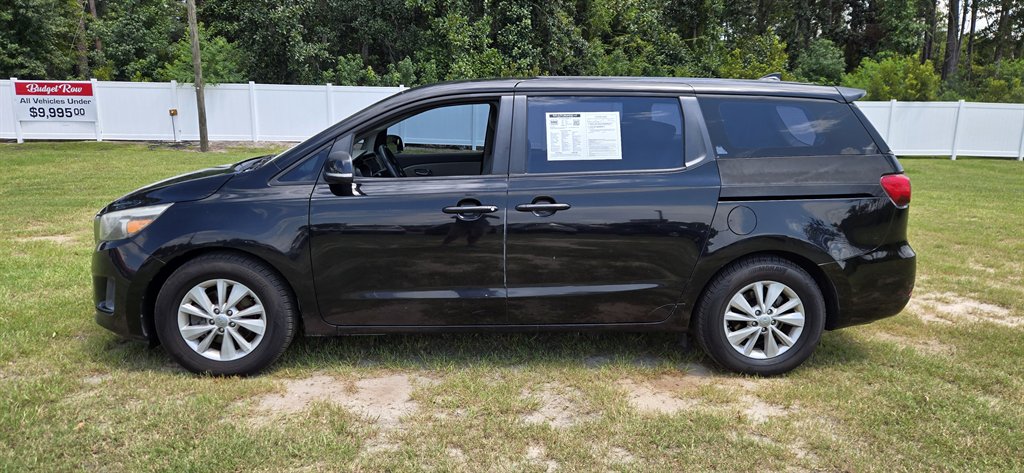 2016 Kia Sedona - $10,995