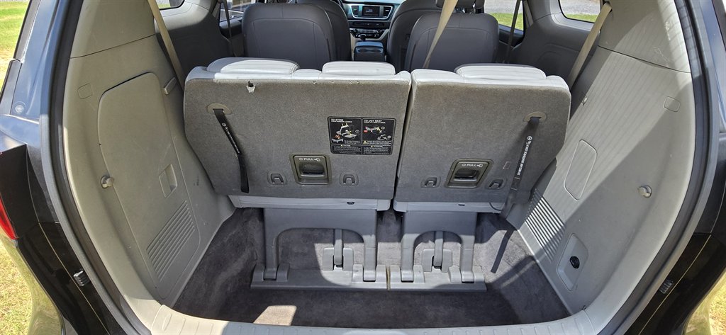 2016 Kia Sedona - $10,995