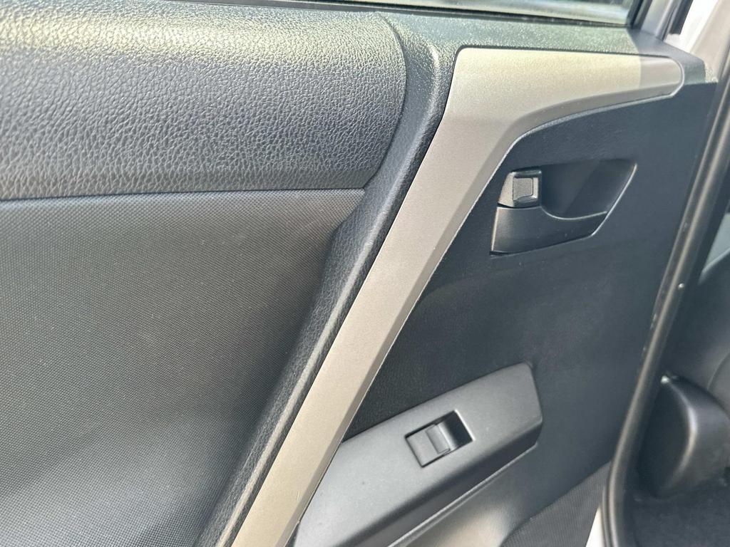 2017 Toyota RAV4 - $14,100