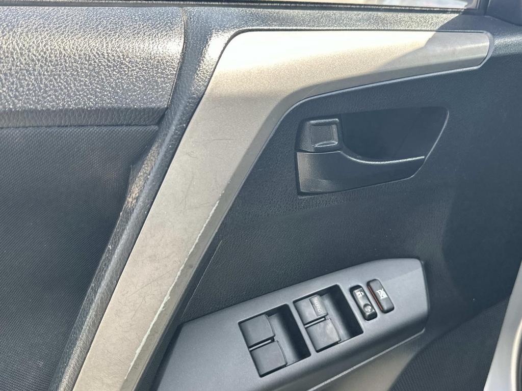 2017 Toyota RAV4 - $14,100