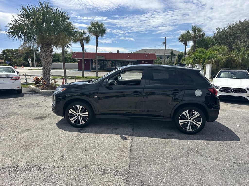 2021 Mitsubishi Outlander - $12,000