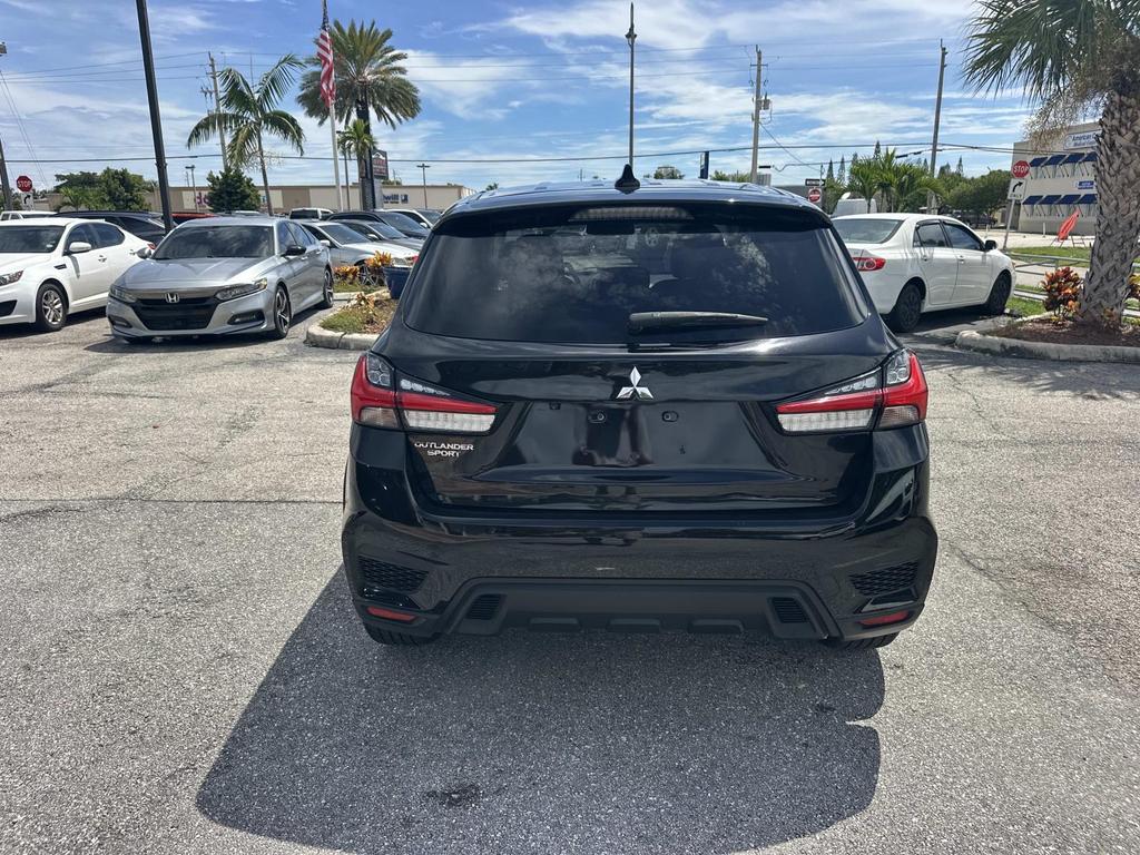 2021 Mitsubishi Outlander - $12,000