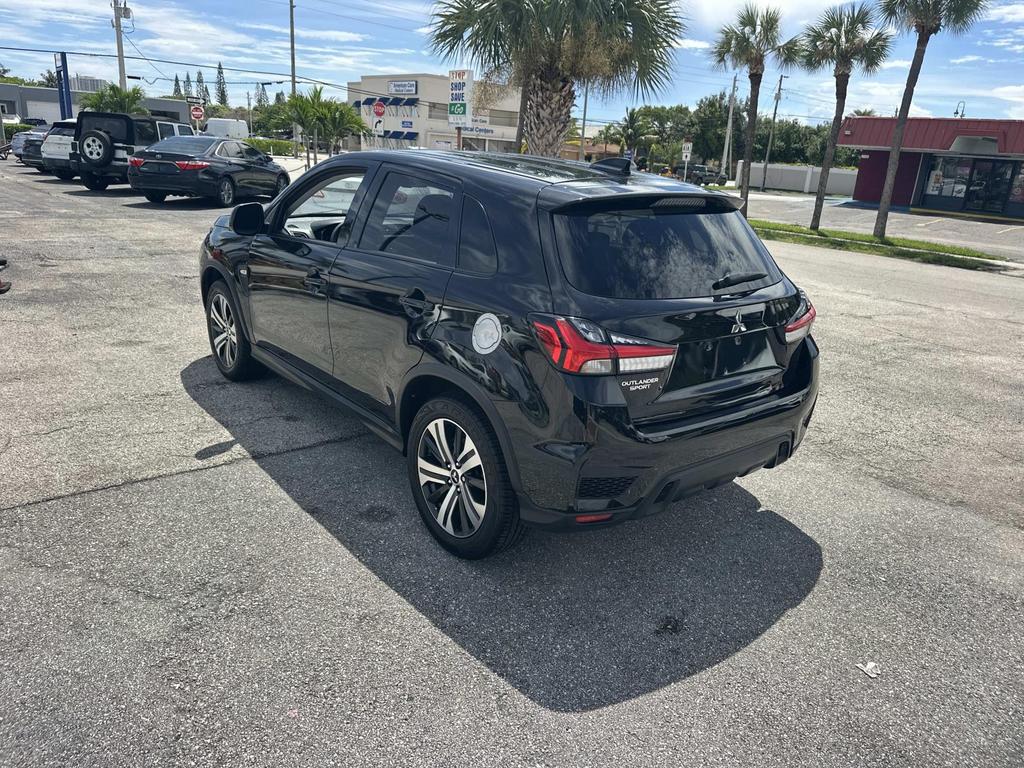 2021 Mitsubishi Outlander - $12,000