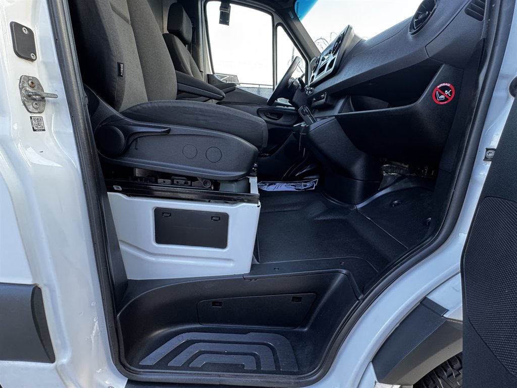2019 Freightliner Sprinter - $27,995