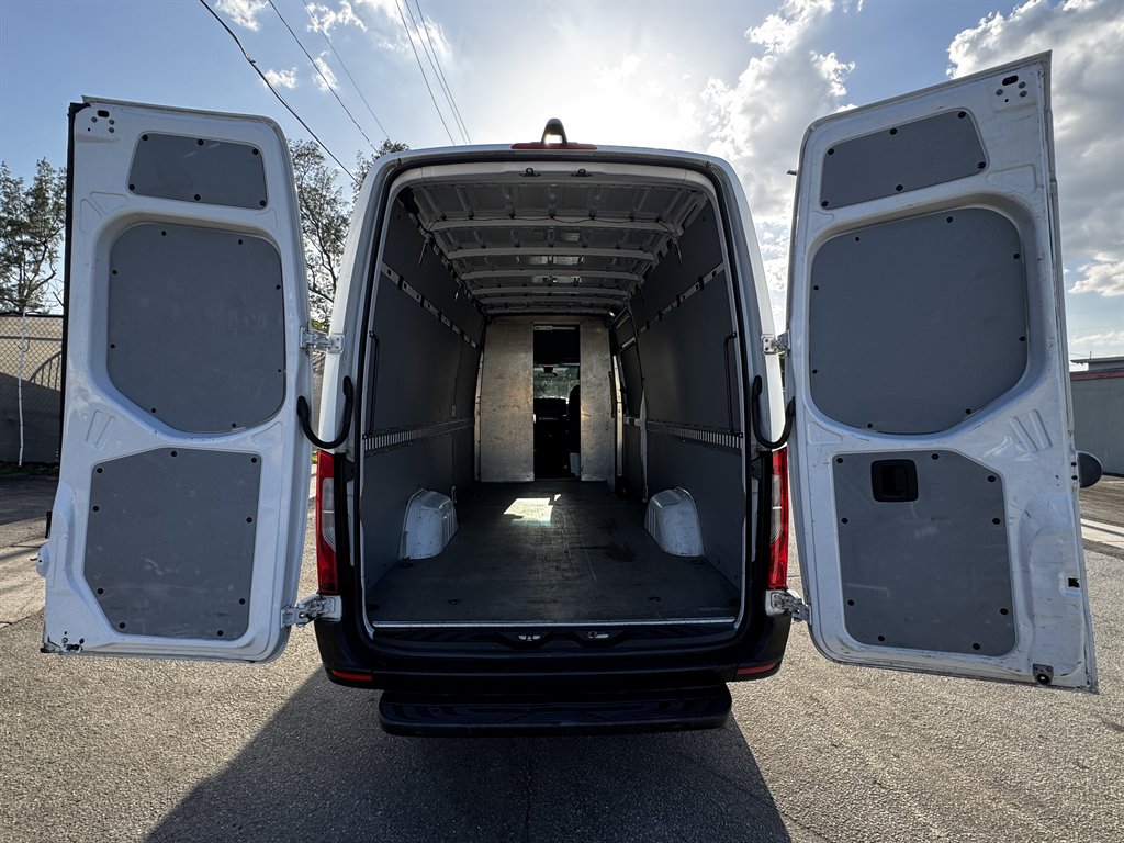2019 Freightliner Sprinter - $27,995