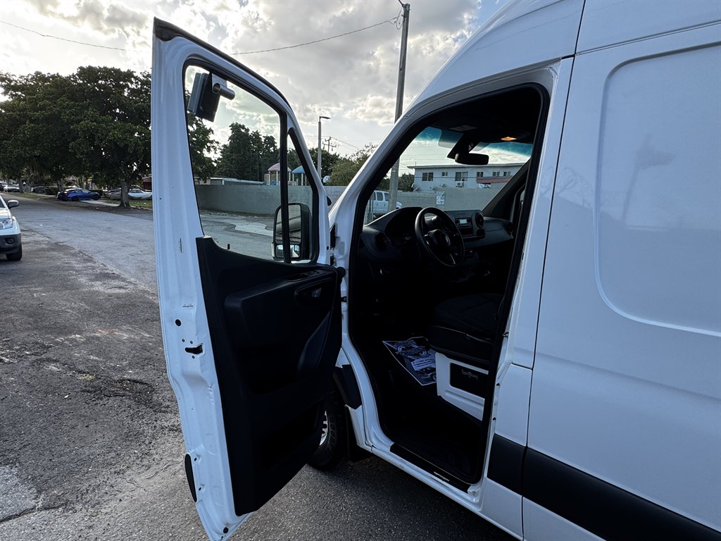 2019 Freightliner Sprinter - $27,995