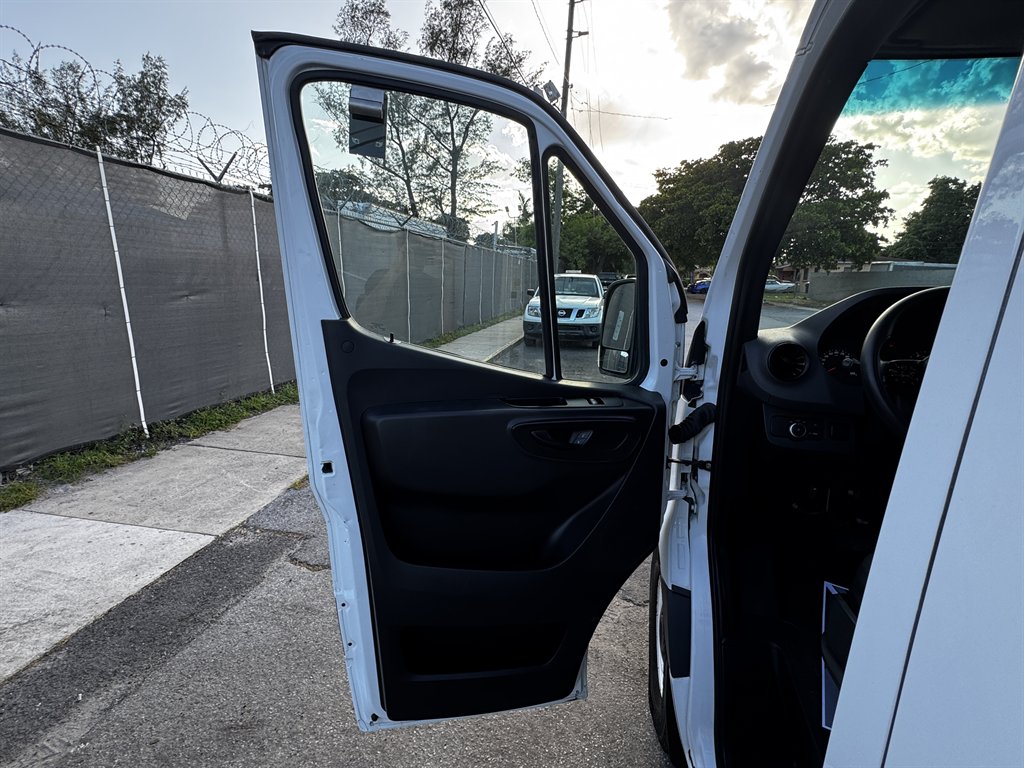 2019 Freightliner Sprinter - $27,995