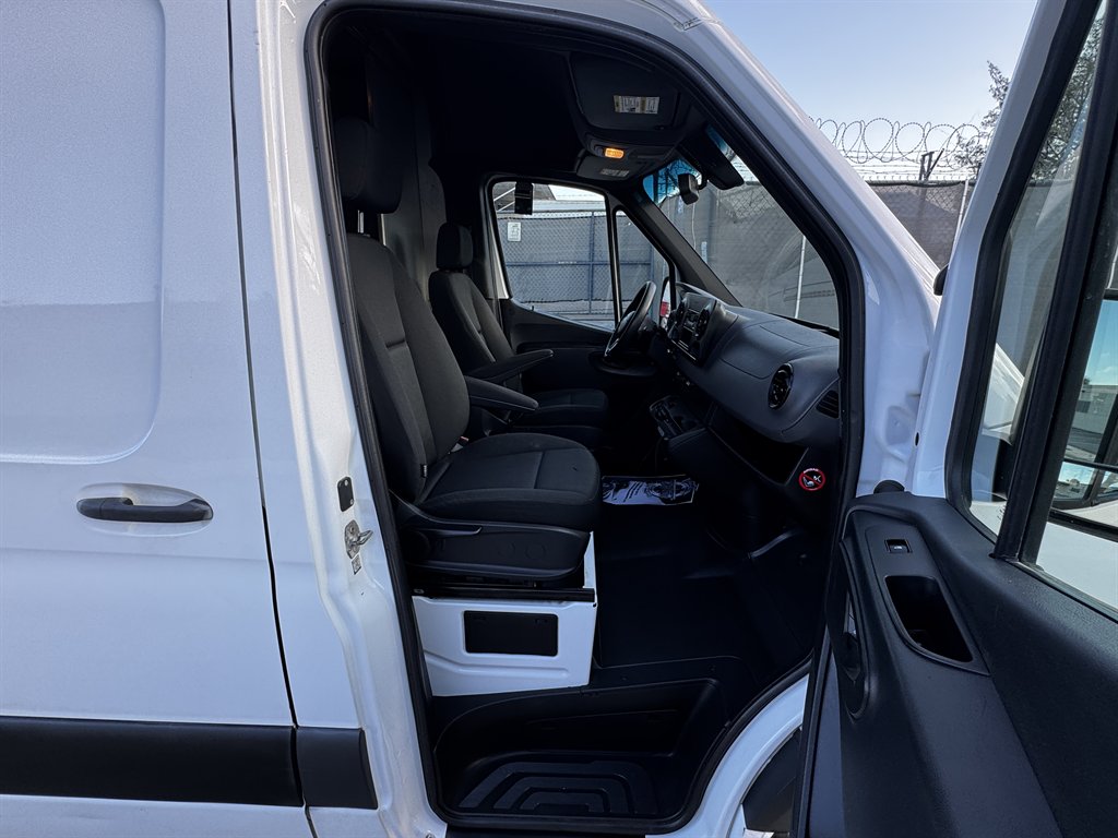 2019 Freightliner Sprinter - $27,995