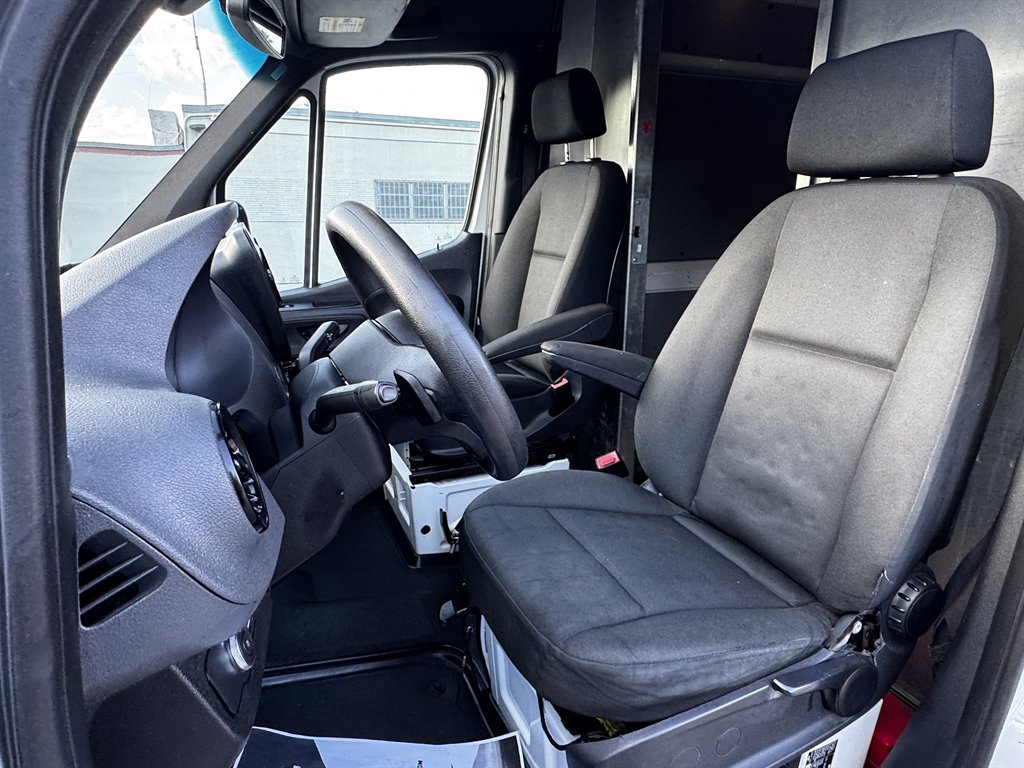 2019 Freightliner Sprinter - $27,995