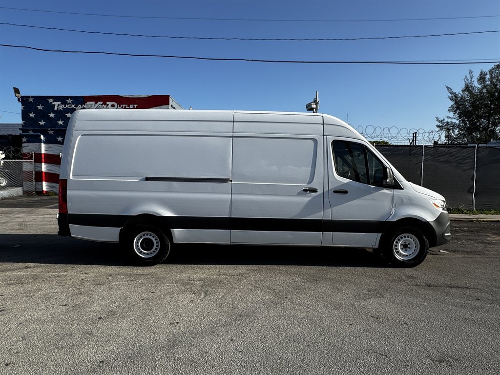 2019 Freightliner Sprinter - $27,995