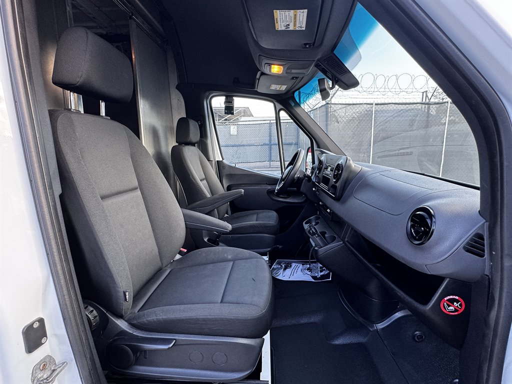 2019 Freightliner Sprinter - $27,995