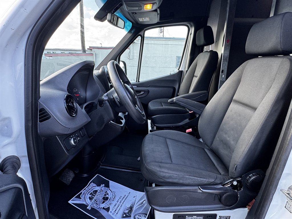 2019 Freightliner Sprinter - $27,995