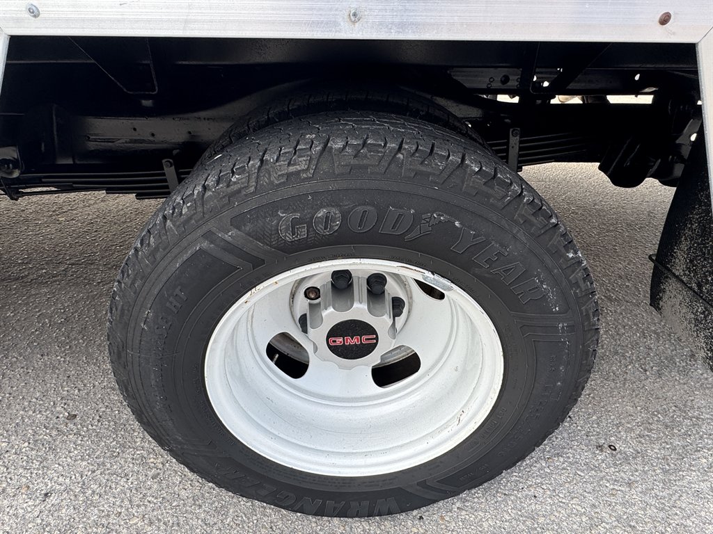 2019 Chevrolet Express - $22,995