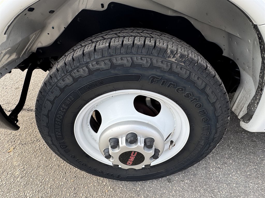 2019 Chevrolet Express - $22,995