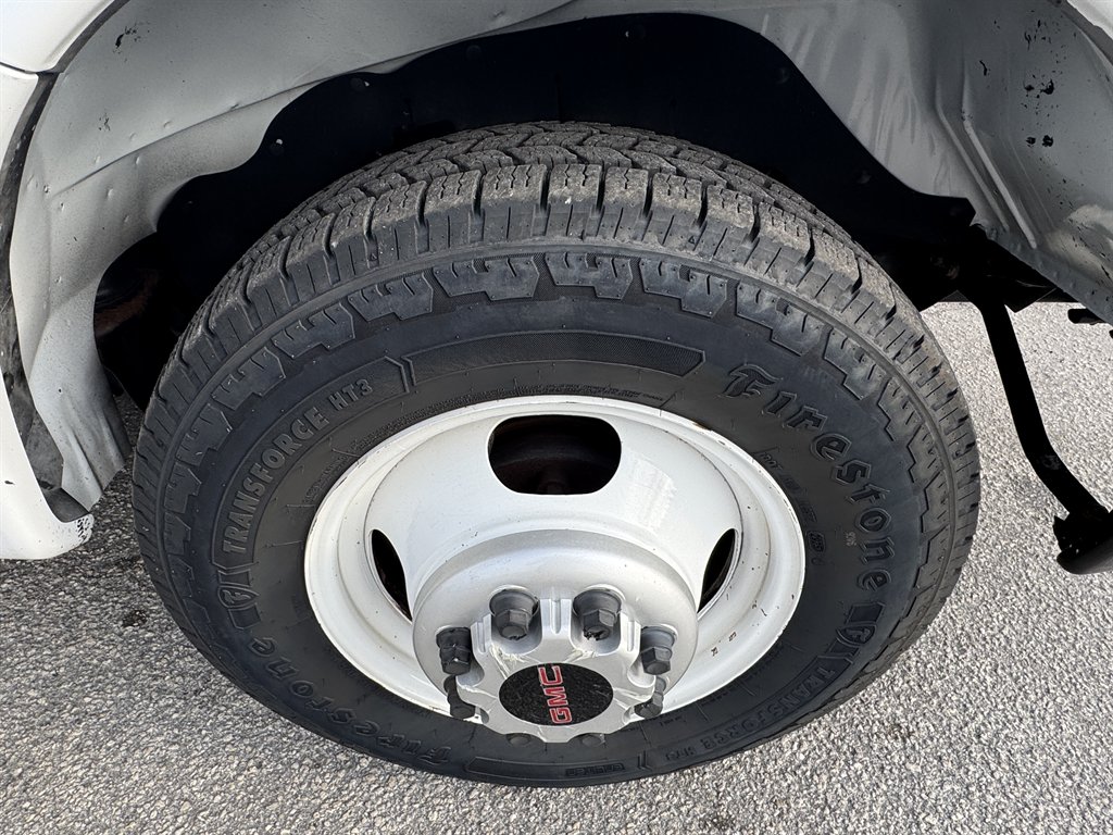 2019 Chevrolet Express - $22,995
