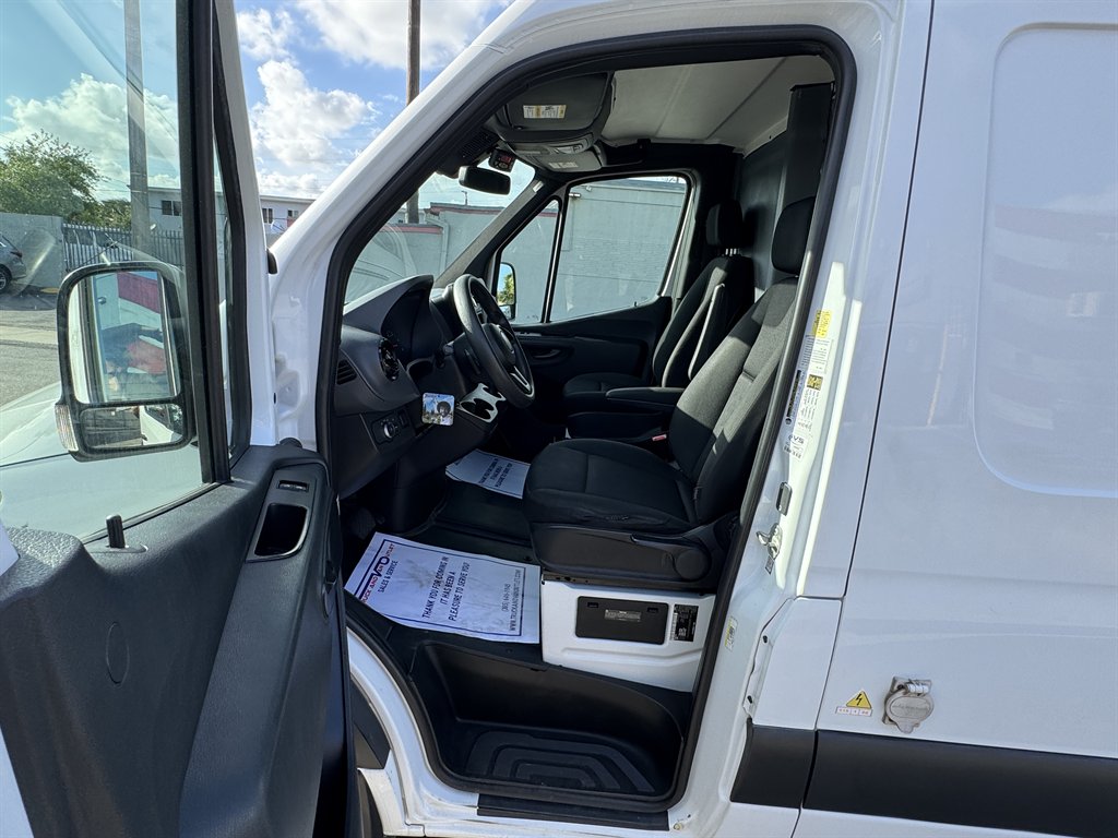 2019 Freightliner Sprinter - $34,995