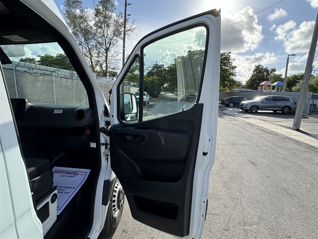 2019 Freightliner Sprinter - $34,995