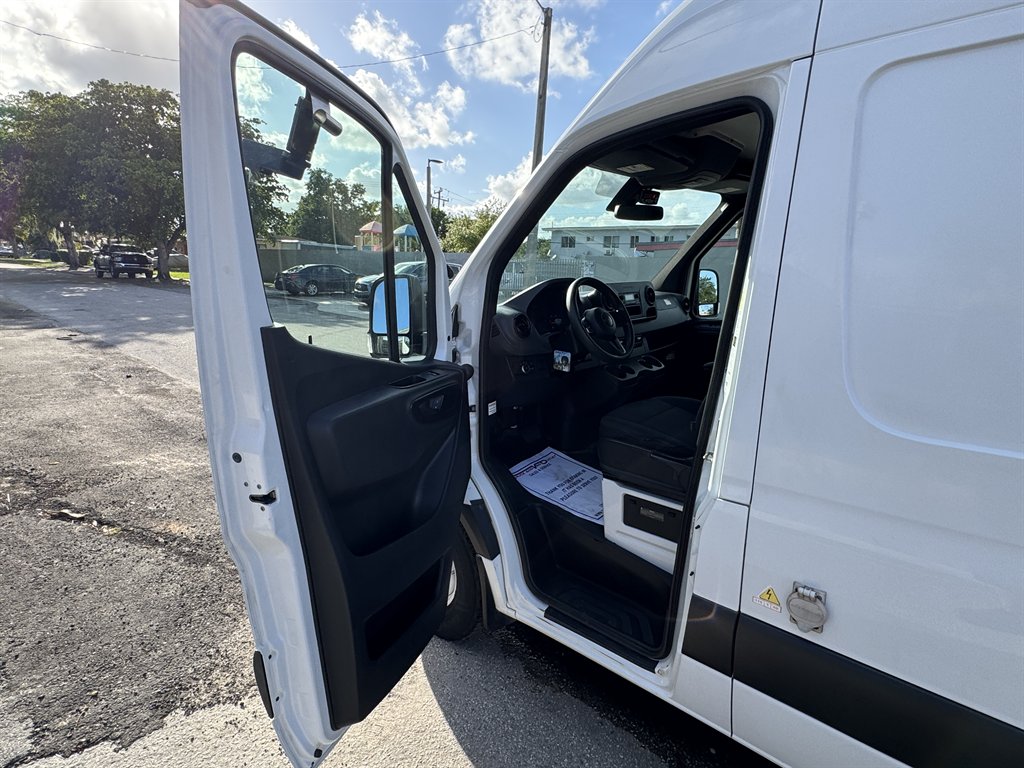 2019 Freightliner Sprinter - $34,995