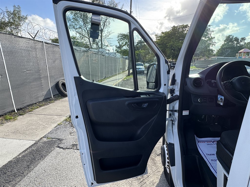 2019 Freightliner Sprinter - $34,995