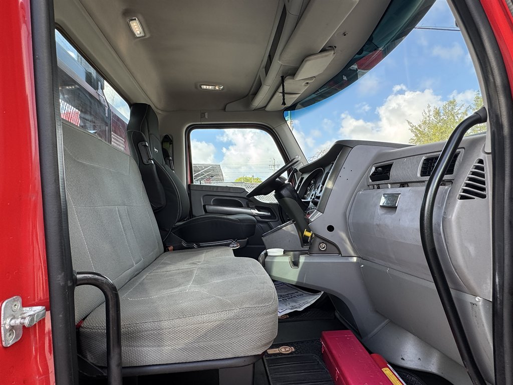 2016 Kenworth T880 - $74,995
