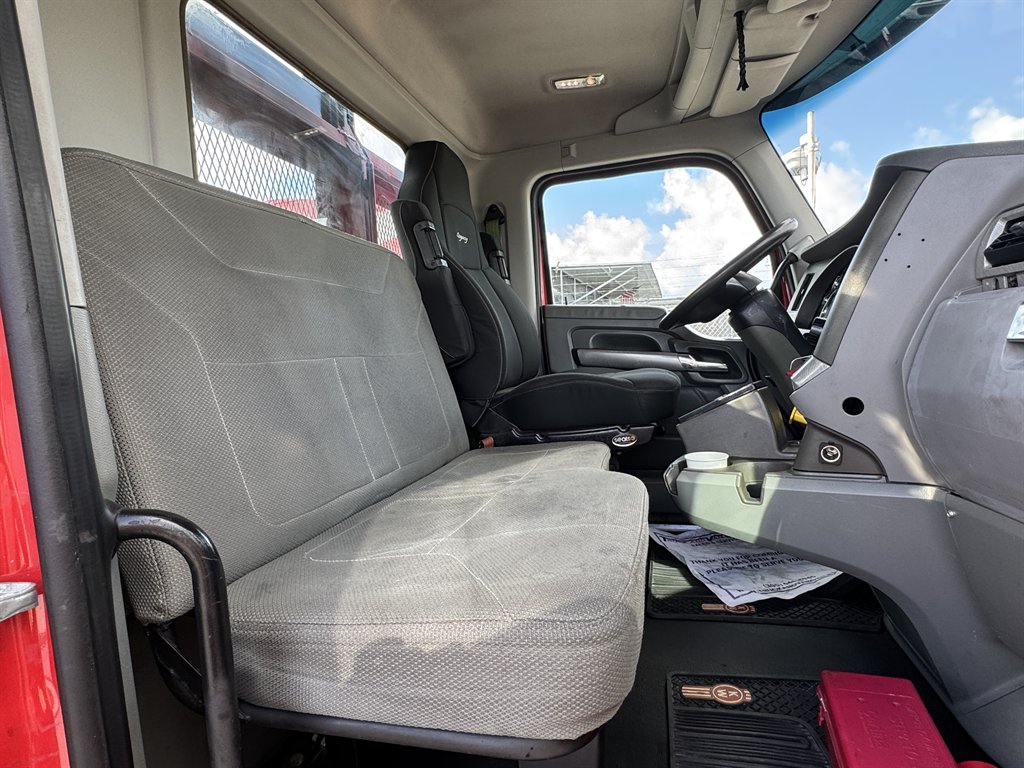 2016 Kenworth T880 - $74,995